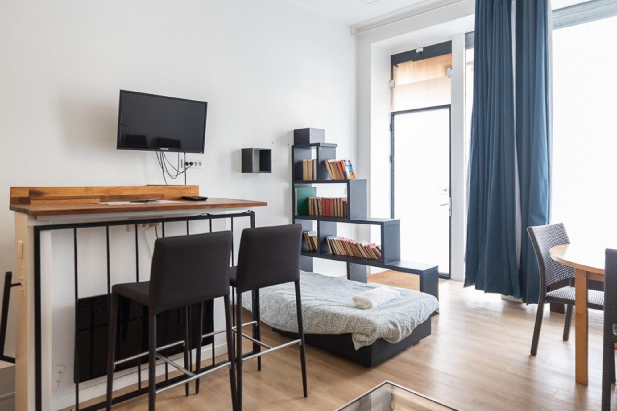 Comfortable 49 M Apartment In The Heart Of Париж Екстериор снимка